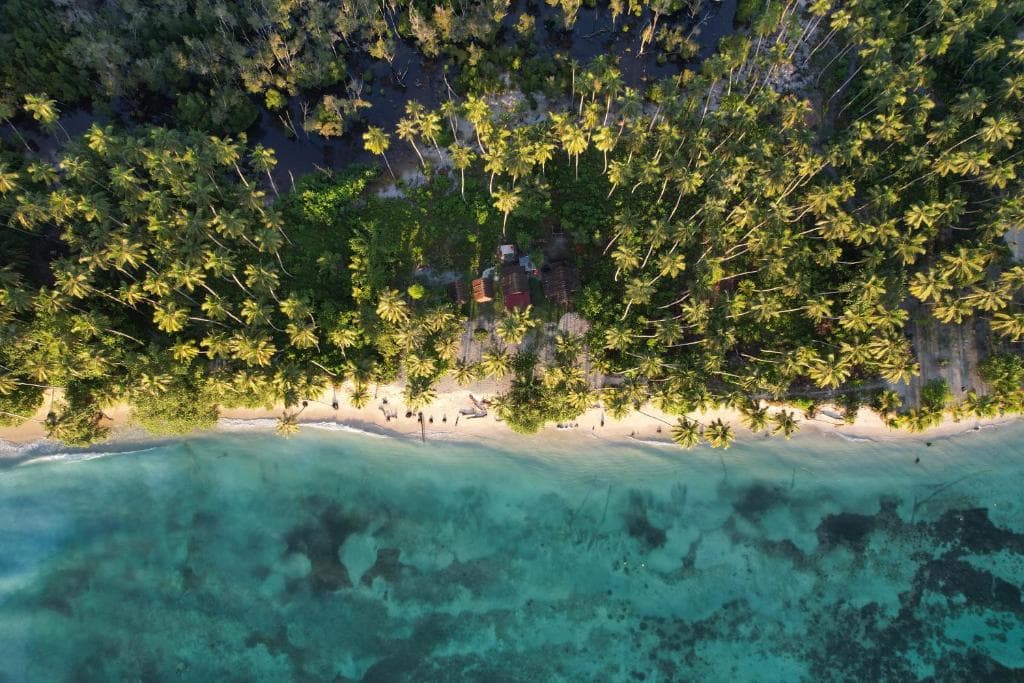 Camp Snorkeling and Fishing Mentawai